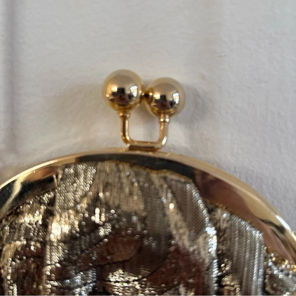 vintage gold lamé evening clutch EUC FORMAL - Picture 4 of 5